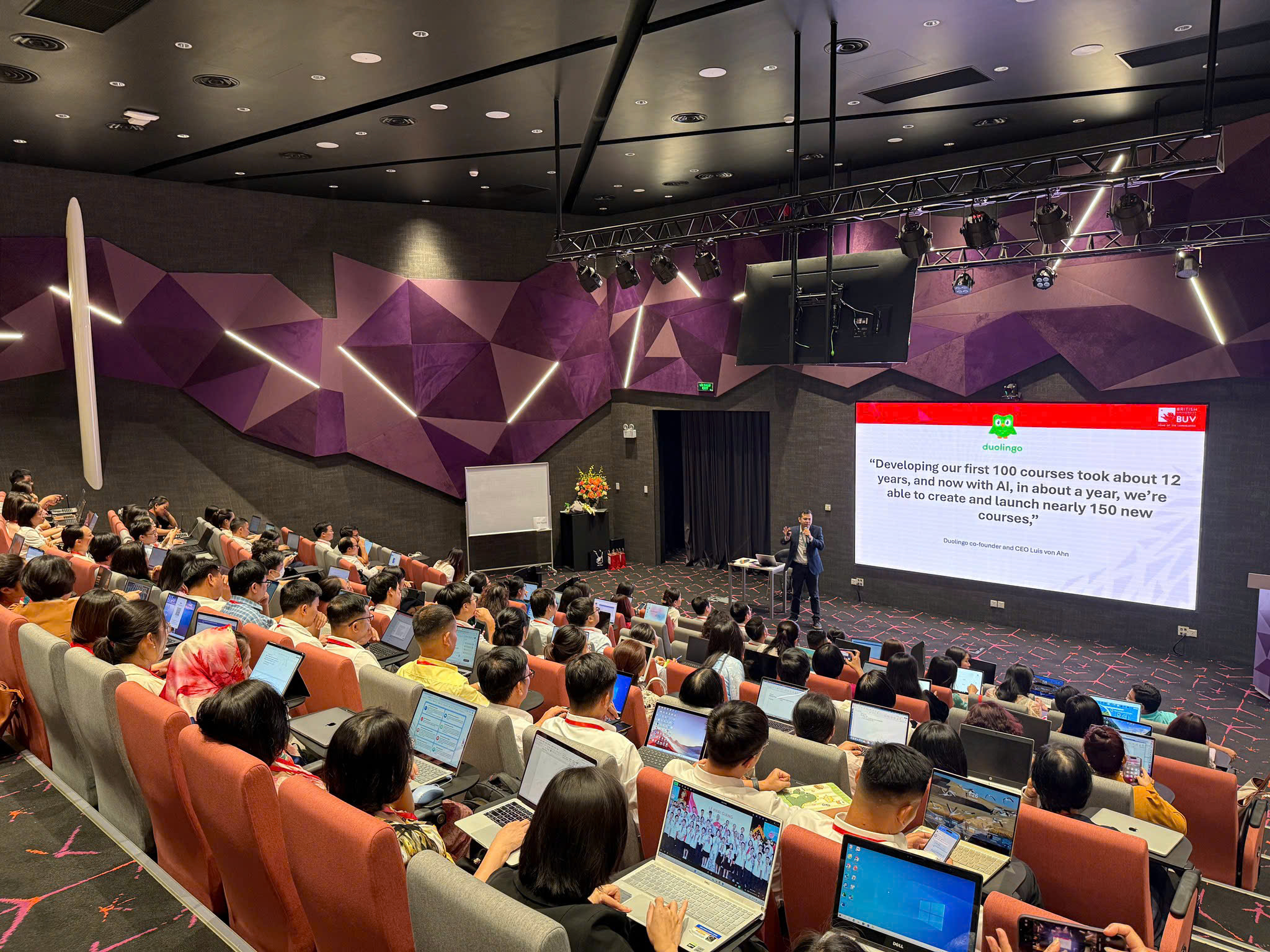 AI trainer: Kỹ thuật ứng dụng AI vào giảng dạy và quản lý giáo dục.