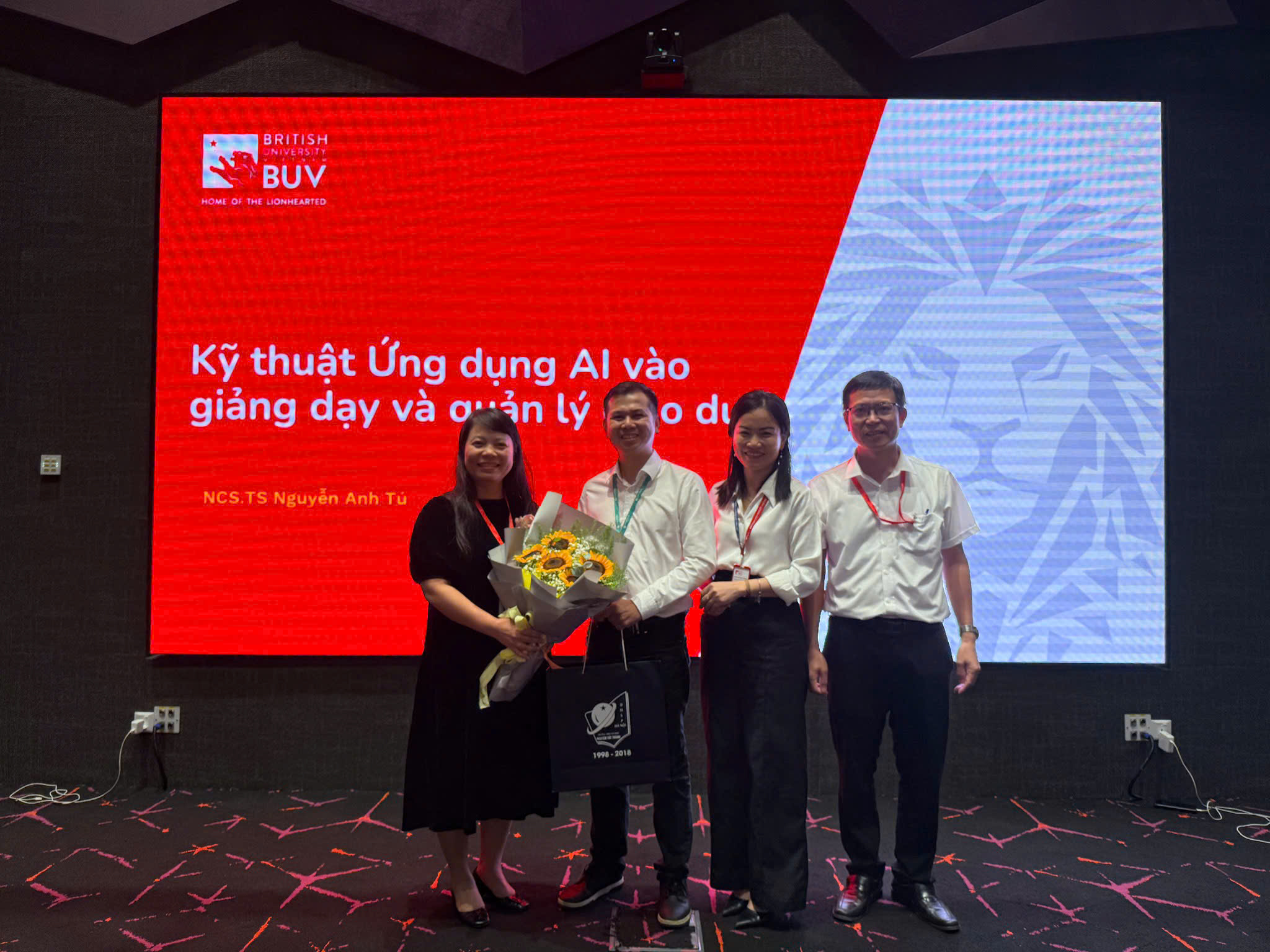 AI trainer: Kỹ thuật ứng dụng AI vào giảng dạy và quản lý giáo dục.